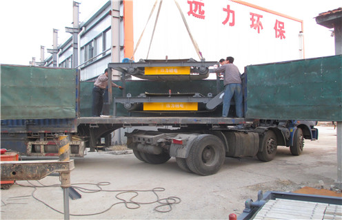 永磁鎧甲自卸式除鐵器，廣東永磁鎧裝自卸式除鐵器_如何卸鐵國家標準安裝工作視頻_廣東永磁鎧裝自卸式除鐵器型號